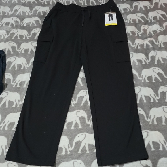 Mondetta Pants - Mondetta Black Cargo Pants for Men